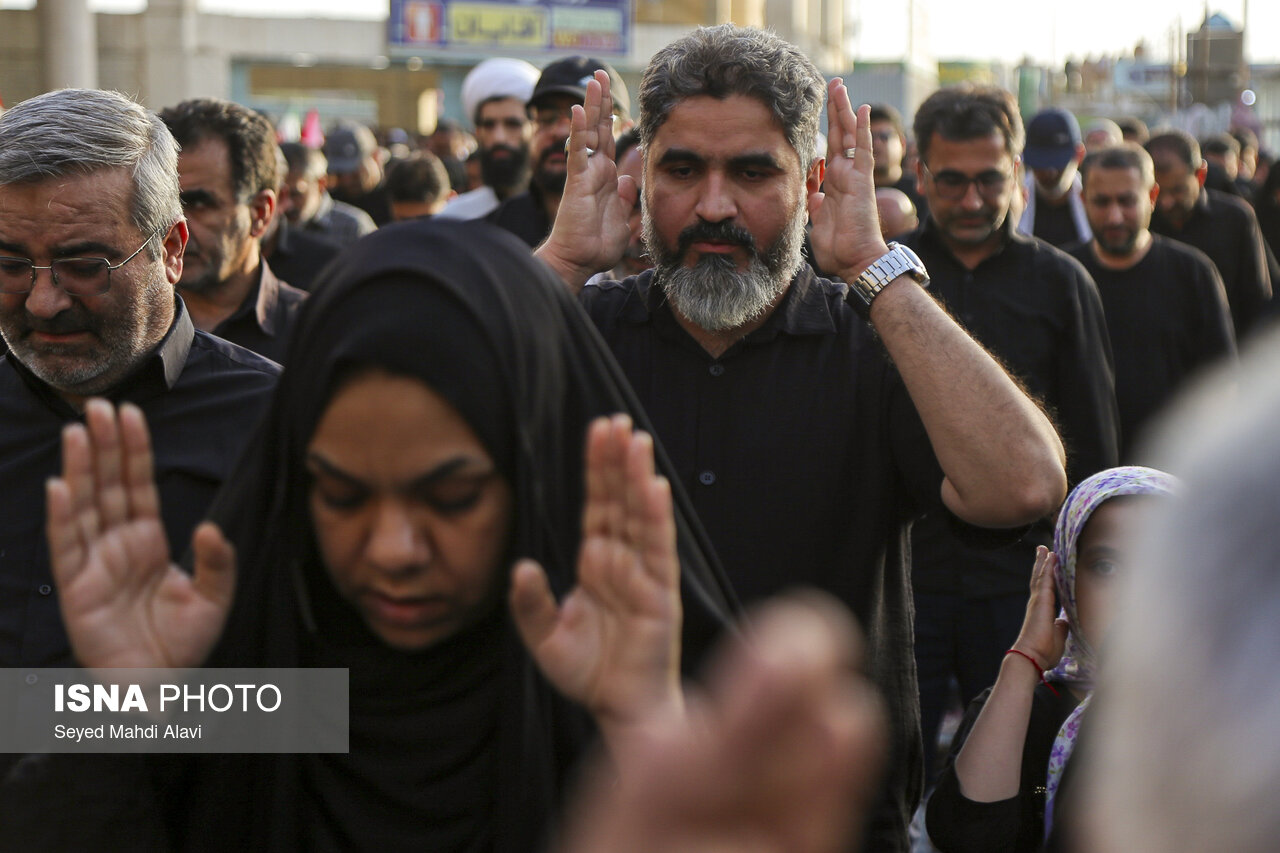 تصاویر: اقامه نماز بر پیکر رهبر شهید انقلاب در مسجد مقدس جمکران