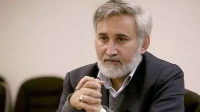 محمدرضا خاتمی: عده ای جنگ را برای خود مصادره کرده اند / شروع جنگ دست ما نبود / در سوم خرداد سال ۶۱ پایان جنگ و رها کردن مار زخم خورده قابل قبول نبود / نگران خوانش تاریخ توسط نسل‌های آینده نباید بود / انقلابیون ایران از بالا تا پایین، متاثر از افکار سوسیالیسم بودند