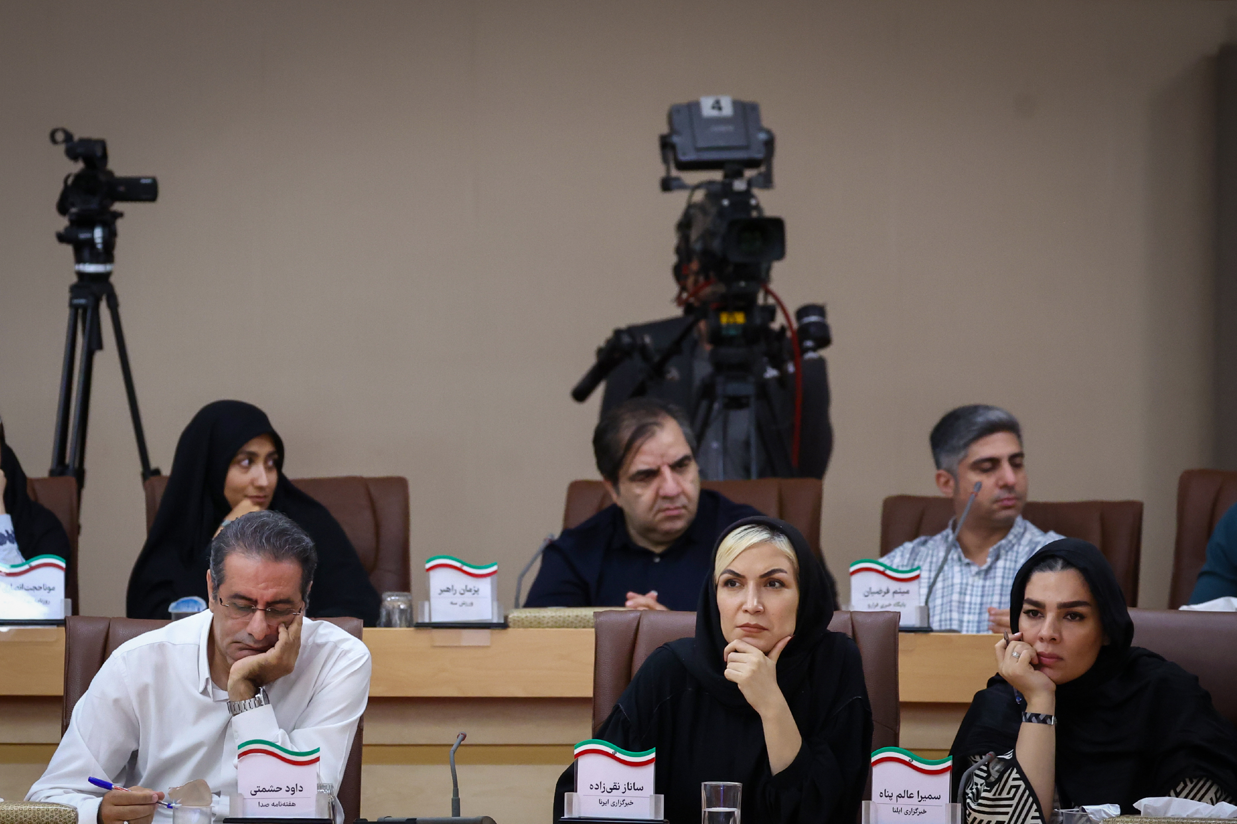 تصاویر: نشست خبری پزشکیان با جمعی از اصحاب رسانه