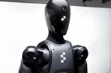 ببینید/ ربات انسان‌نمای Figure اکنون می‌تواند طبیعی‌تر از همیشه راه برود