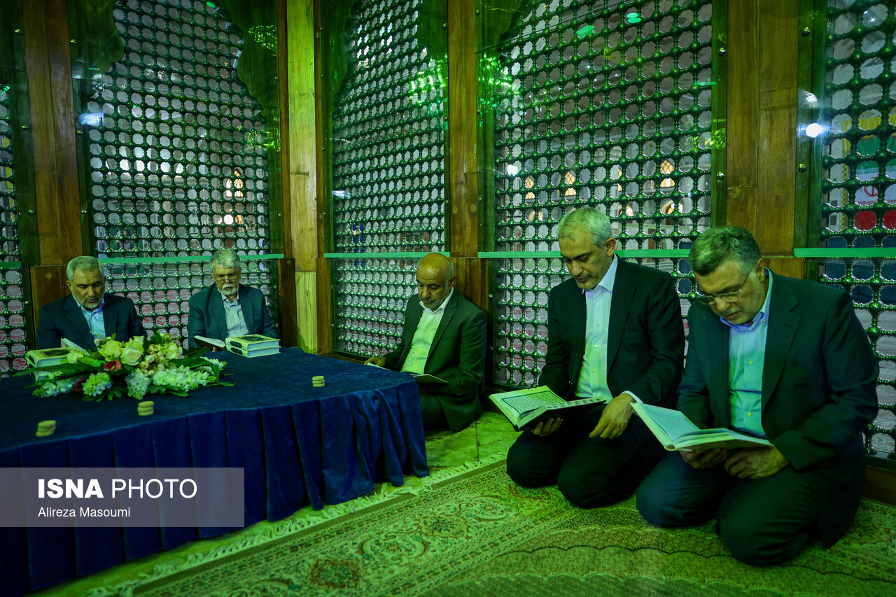 تصاویر: مراسم تجدید میثاق اعضای دولت با آرمان‌های امام راحل
