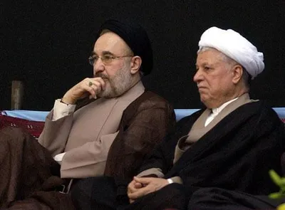 خاطرات هاشمی رفسنجانی، ۲۹ بهمن ۱۳۷۹: خاتمی به وزرا گفته خودتان را آماده کنید که به جرم همکاری با رئیس جمهور محاکمه شوید