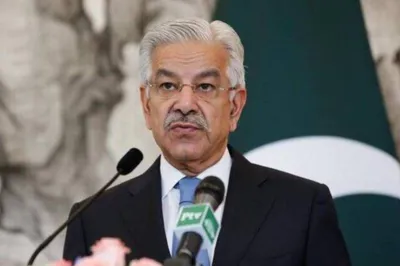 وزیر دفاع پاکستان: ما از شرق با تهاجم هند و از غرب با حمله عوامل نیابتی آن‌ها مواجه هستیم/ اسلام‌آباد خواهان تنش‌زدایی است، اما در صورت ادامه اقدامات تهاجمی، ناگزیر به پاسخ خواهد بود
