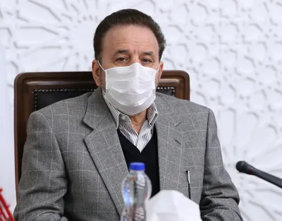 واعظی: از سخنانم برداشت ناقص شده / دولت هیچ گاه به دنبال گران کردن ارز نبوده / قیمت بالا و غیرواقعی ارز یکی از موانع اداره کشور بوده / هر گونه فرض انتفاع دولت از گرانی ارز را در نظر بگیرد، قطعا غلط است