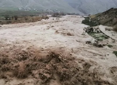قطع راه ارتباطی بیش از ۱۰۰ روستا در لرستان / گاز شهر معمولان قطع است / قطع برق ۳۷ روستا و آب آشامیدنی سه روستا / آغاز موج دوم بارش ها؛ پیک سیلاب بعدازظهر امروز رخ می دهد / پیش بینی عبور سیلابی با حجم ۳۱۲ میلیون متر مکعب از کشکان /  سه کانون بحران: شهر نورآباد و شهرها و روستاهای در مسیر دو رودخانه کشکان و تیره دورود