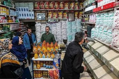 دهک‌های ۱ تا ۳ از  ۱۹ دی، دهک‌های ۴ تا ۷ از ۲۲ دی و سایر خانوار‌ها از ۲۸ ماه جاری می‌توانند به فروشگاه‌ها مراجعه کنند/ اعتبار باقی‌مانده به ماه‌های بعد منتقل خواهد شد/ هیچ محدودیتی در مقدار خرید یا انتخاب نشان تجاری وجود ندارد/ در صورت خرید بیش از سقف اعتبار، مابه‌التفاوت را خریدار پرداخت می‌کند/ امکان خرید در چند نوبت وجود دارد