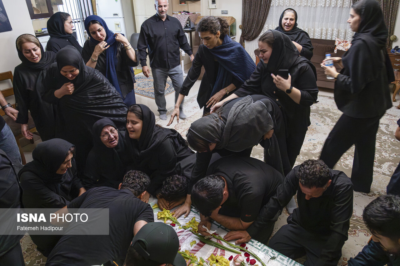 تصاویر: تشییع پیکر شهید ستوان‌سوم «سینا سیاه‌نژاد» - صومعه‌سرا