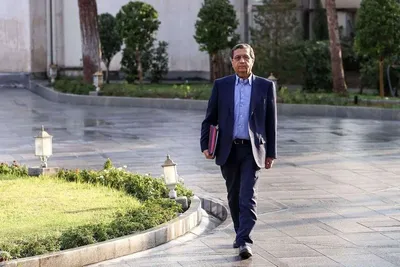 همتی رسماً رئیس بانک مرکزی شد
