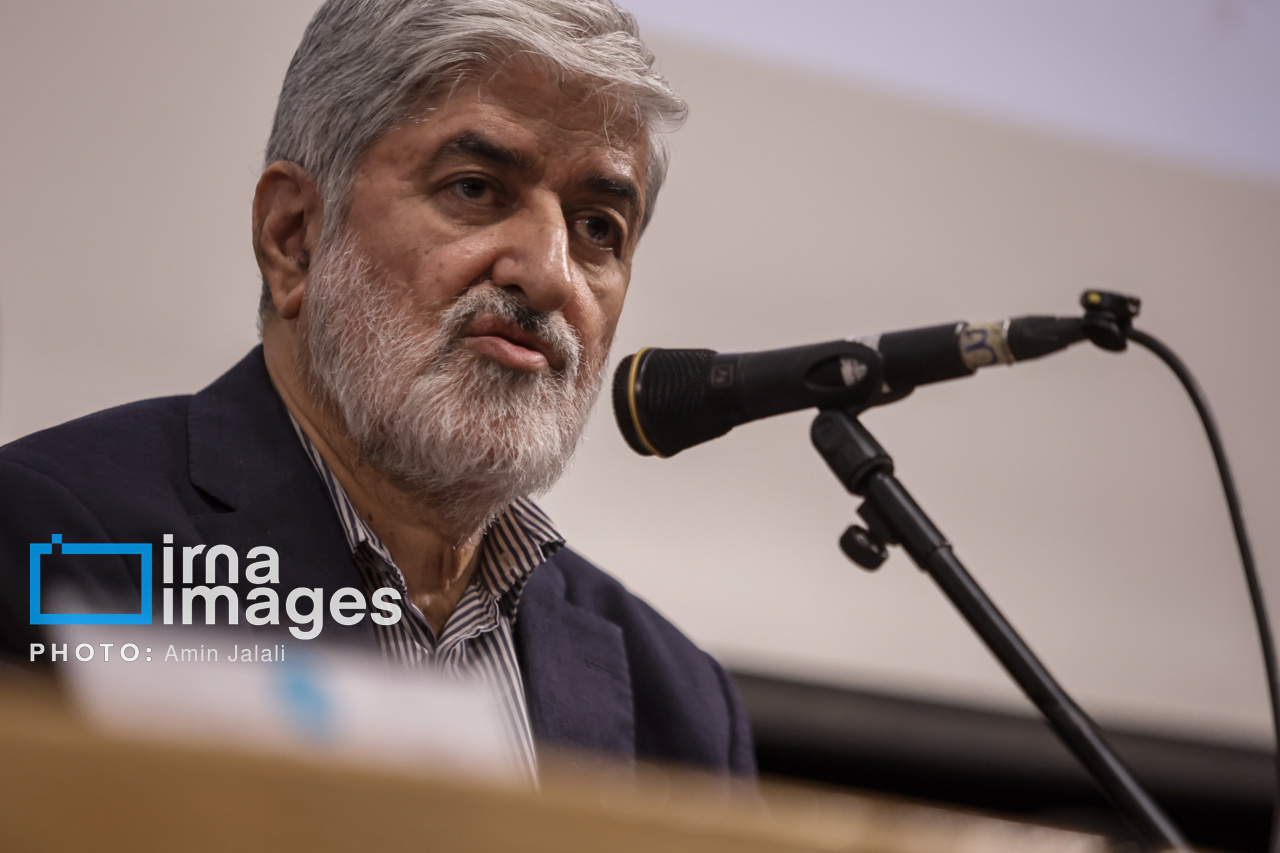 تصاویر: مراسم یادبود شهید «علی لاریجانی»