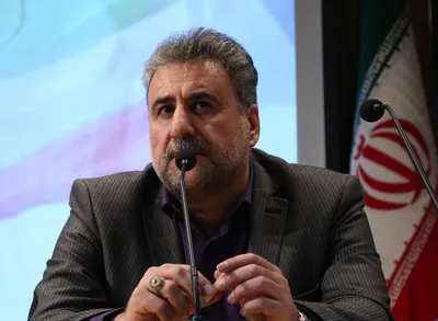 در سیاست خارجی به بن‌بست رسیده‌ایم /گرفتار تابو‌های عدم مذاکره با آمریکا و ادعای هدایت فرهنگی تمام دنیا هستیم / باید از آسمان به زمین بیاییم و یک نگاه واقع گرایانه داشته باشیم / یک بار روسیه منافع برجامی ایران را فدای سیاست اوکراین کرد الان هم اتحادیه اروپا در مقابل تفاهم موضع می‌گیرد / اگر از ابتدا ایران مستقیم با آمریکا صحبت می‌کرد، چین هم از تخفیف‌های وحشتناک نفتی استفاده نمی‌کرد