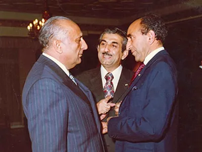 یادداشت‌های علم، یکشنبه ۳۱ فروردین ۱۳۴۸: فردا قرار است کشتی ابن سینا از آبادان حرکت کند؛ اگر عراقی‌ها تیراندازی کنند، جنگ می‌شود
