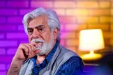 انتقاد حسین پاکدل، بازیگر از عدم واکنش برخی هنرمندان به جنگ: باید شخصاً زیر بمب و موشک برویم تا به خود تکان بدهیم؟ / کدام بی‌طرفی؟ تنها بزدلان در بزنگاه طوفان دهر بی‌طرف هستند/ رفقا، بد رفوزه شدید این بار، خیلی بد!