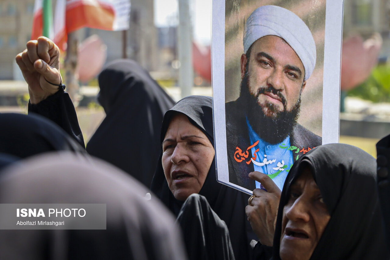 تشییع پیکر شهید «مولوی یوسف گرگیج» - زاهدان