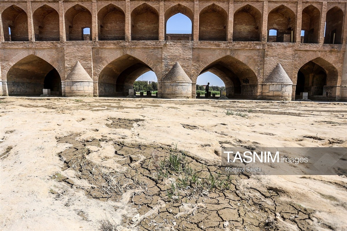 تصاویر: خشکی زاینده رود خطری برای محیط زیست