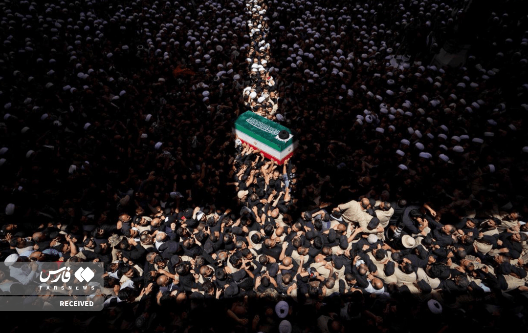 تصاویر: تشییع پیکر مطهر رهبر شهید انقلاب در نجف اشرف