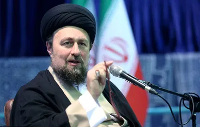 سید حسن خمینی: انقلابی بودن به معنای دور ریختن خرد و تخصص نیست / باید از همه وجوه عقلانی استفاده کنیم / امام برای پرواز انقلاب استخاره نکرد؛ برای عملیات نظامی هم استخاره نمی‌کرد، بلکه تاکید می‌کرد که عقل‌تان را به کار بگیرید