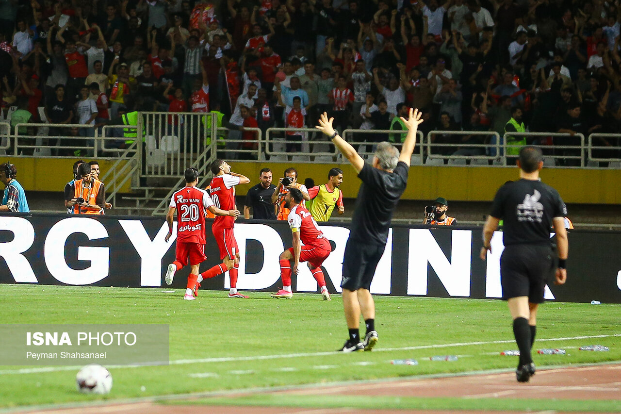 تصاویر: لیگ برتر فوتبال - پرسپولیس و استقلال (دربی ۱۰۷)