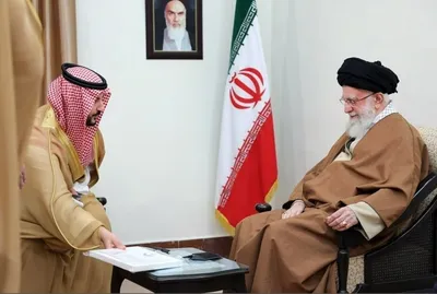 گزارش یک رسانه بریتانیایی از جزئیات نامه ملک سلمان به ایران: حمایت از مذاکرات جاری ایران و آمریکا / پیشنهاد پیمان امنیتی دوجانبه با تهران / پیشنهاد کمک جهت میانجیگری بین تهران و واشنگتن و میزبانی یک نشست غیررسمی در جریان سفر پیش‌روی ترامپ به ریاض