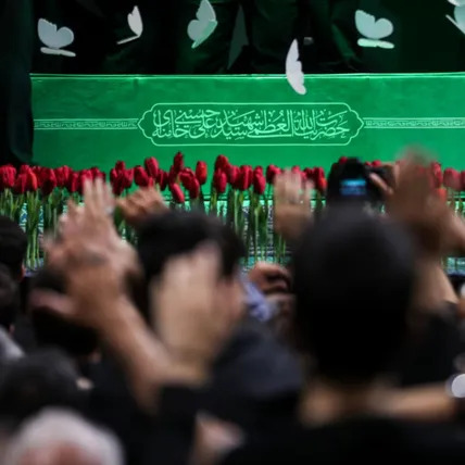 تصاویر/ مراسم وداع با پیکر رهبر شهید انقلاب در جوار حسینیه امام خمینی