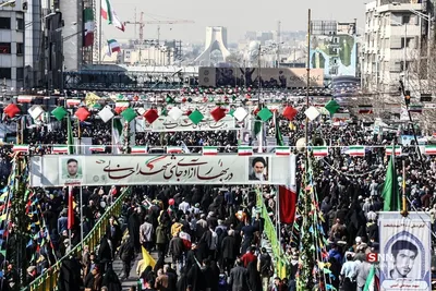 قطعنامه راهپیمایی ۲۲ بهمن: در شرایط حساس کنونی از هر گونه مذاکره در چارچوب اصول بنیادین «عزت، حکمت، مصلحت»، پشتیبانی می‌نماییم/ بر استمرار مسیر تمدنی کنونی تأکید می‌کنیم/ رهبر ایران جان ملت ایران است؛ هر گونه تعرض به ایشان را هرگز برنمی‌تابیم