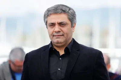 اعتراض «محمد رسول‌اف» به نمایش «دانه انجیر معابد» در یک جشنواره اسرائیلی: از نمایش فیلم خود در جایی که سیاستمداران آن مردم ایران را با بمب و موشک هدف قرار داده‌اند، عمیقاً خشمگین هستم