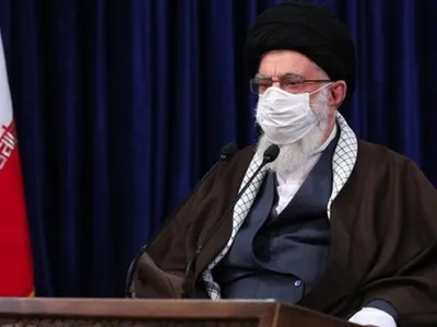 رهبر معظم انقلاب: بعضی‌ها اسم عقلانیت و عقل را می آورند اما منظورشان ترس و فرار از مقابل دشمن است / عدالت خواهی نیز باید براساس عقلانیت باشد؛ گرفتار حاشیه نشویم و اصل و فرع را اشتباه نگیریم