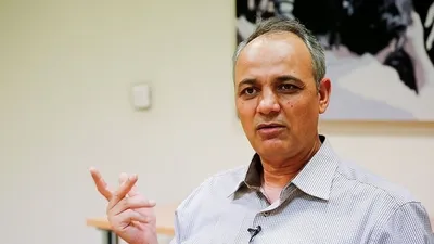احمد زیدآبادی خطاب به حمید رسایی: مبدأ ارسال پیامک‌های حجاب ذهنیت کسانی است که از علی تا بوعلی را در تاریخ تکفیر کرده‌اند
