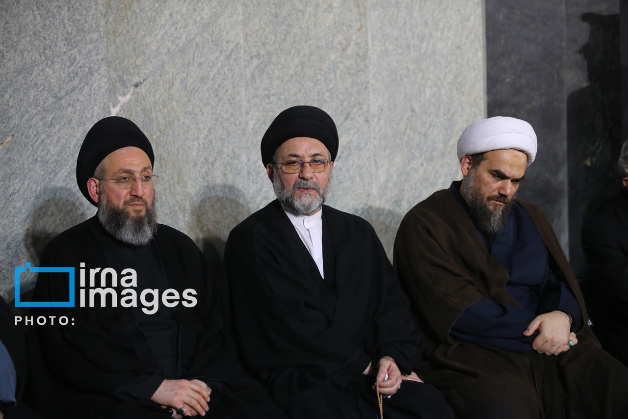 تصاویر:  فرزندان رهبر شهید انقلاب در مراسم بزرگداشت مشهد