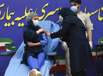 وضعیت جسمانی تمام دریافت‌کنندگان واکسن روسی کرونا مساعد است / عارضه جدی مشاهده نشده؛ تعداد کمی از آنها عوارض خفیفی مانند تب و احساس سرماخوردگی خفیف از خود نشان داده اند