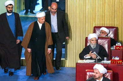 خاطرات آیت الله هاشمی رفسنجانی، ۲۶ مرداد ۱۳۷۷: طرح آیت الله جنتی درمورد حضور سران سه قوه در مجلس خبرگان