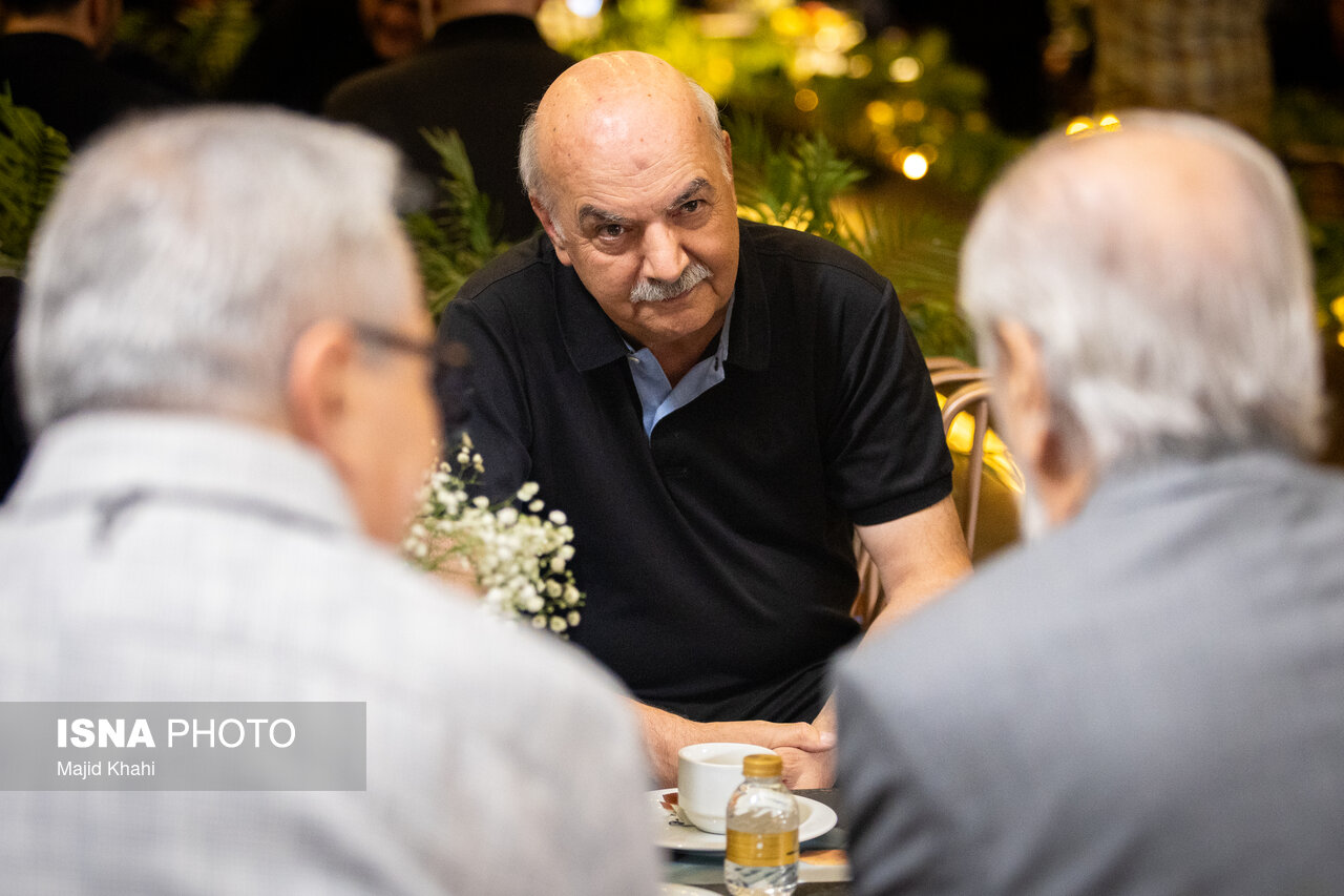 تصاویر: مراسم چهلمین روز درگذشت اکبر عبدی