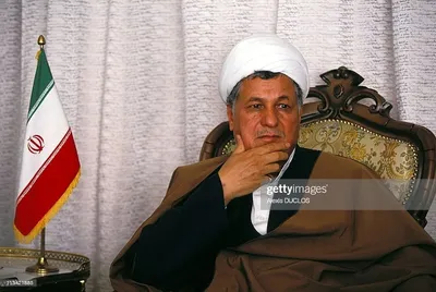 خاطرات آیت الله هاشمی رفسنجانی، ۷ دی ۱۳۷۷: دکتر پرتوی پزشک معالج سیداحمد خمینی در خانه اش در نزدیکی منزل خاتمی کشته شده