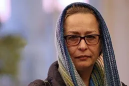 ببینید/ عصبانیت آزیتا حاجیان در مراسم اکبر عبدی: سلفی گرفتن توهین به روح تازه درگذشته است