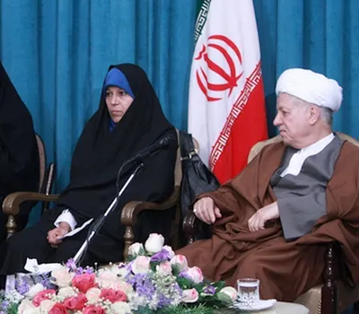 خاطرات آیت الله هاشمی رفسنجانی، ۱۴ فروردین ۱۳۷۷: فائزه گفت روزنامه «زن» قرار است از خرداد منتشر شود