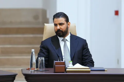 ادعای نخست‌وزیر عراق: تعهد می‌دهیم که شبه‌نظامیان را تا ژوئن ۲۰۲۷ خلع سلاح کنیم / این موضوع اختیاری نیست؛ بلکه یک ضرورت است؛ برای من، این مسئله، حیثیتی است / ایران به نفتکش‌های عراقی اجازه عبور از تنگه هرمز را نداده / ما مفصل صحبت کردیم، تصمیم ایران قاطع است؛ می‌خواهند فشار ایجاد کنند