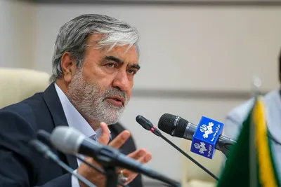 عزیزی، رئیس کمیسیون امنیت ملی مجلس خبر داد: پس از بازداشت «قاسمیان»، ظاهرا صدور ویزا برای شهروندان ایرانی از سوی عربستان لغو شده