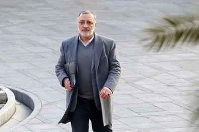 عصبانیت کیهان: مجلس و دولت کاری کردند که از انتخاب مجدد زاکانی برای شهرداری تهران جلوگیری کنند / زاکانی به عنوان یک الگوی موفق و بی‌نظیر در خدمت به مردم، باعث شده بود مردم در مقایسه او با دیگران به کم‌کاری برخی از مسئولان اعتراض کنند