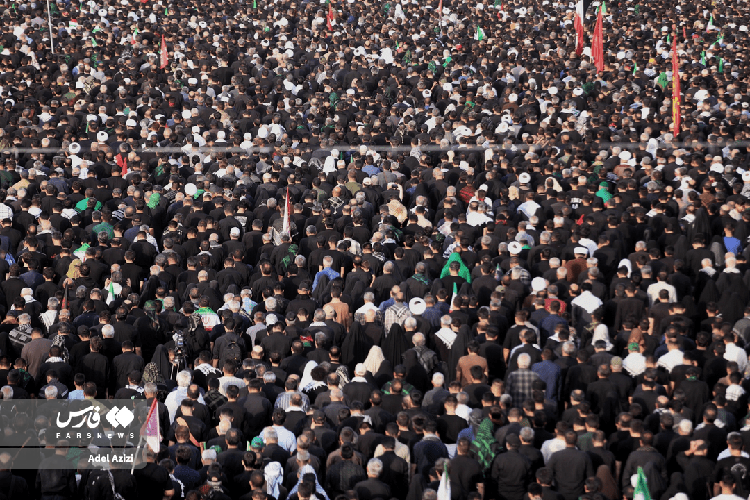 تصاویر: اقامه نماز بر پیکر رهبر شهید انقلاب در مسجد مقدس جمکران