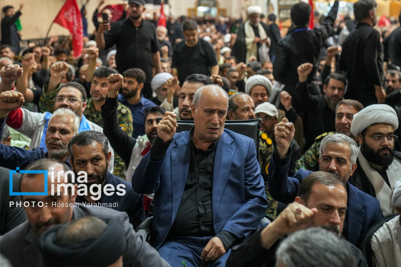تصاویر: مجلس ترحیم رهبر شهید انقلاب در حرم حضرت فاطمه معصومه(س)