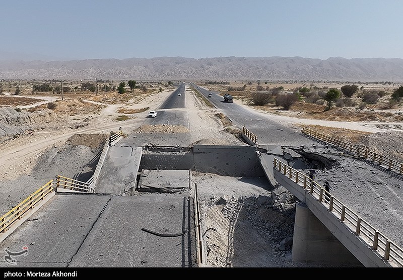 تصاویر تسنیم از خسارت حملات موشکی آمریکا به پل های بندر خمیر - هرمزگان