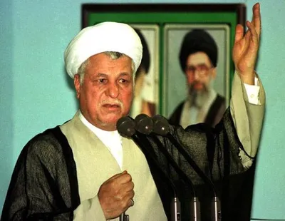 خاطرات آیت الله هاشمی رفسنجانی، ۱۲ اسفند ۱۳۷۷: بهزاد نبوى پيشنهاد داده كه به غير از كالاهاى اساسى و دفاع، ارز را به قيمت آزاد واگذار كنيم / سیدحسین موسویان گفت ناطق نوری خود را مایوس از تاثیرگذاری بر امور می داند