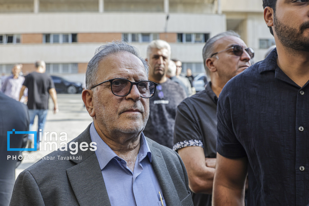 تصاویر: تشییع پیکر زنده یاد «احمد ناطق نوری»