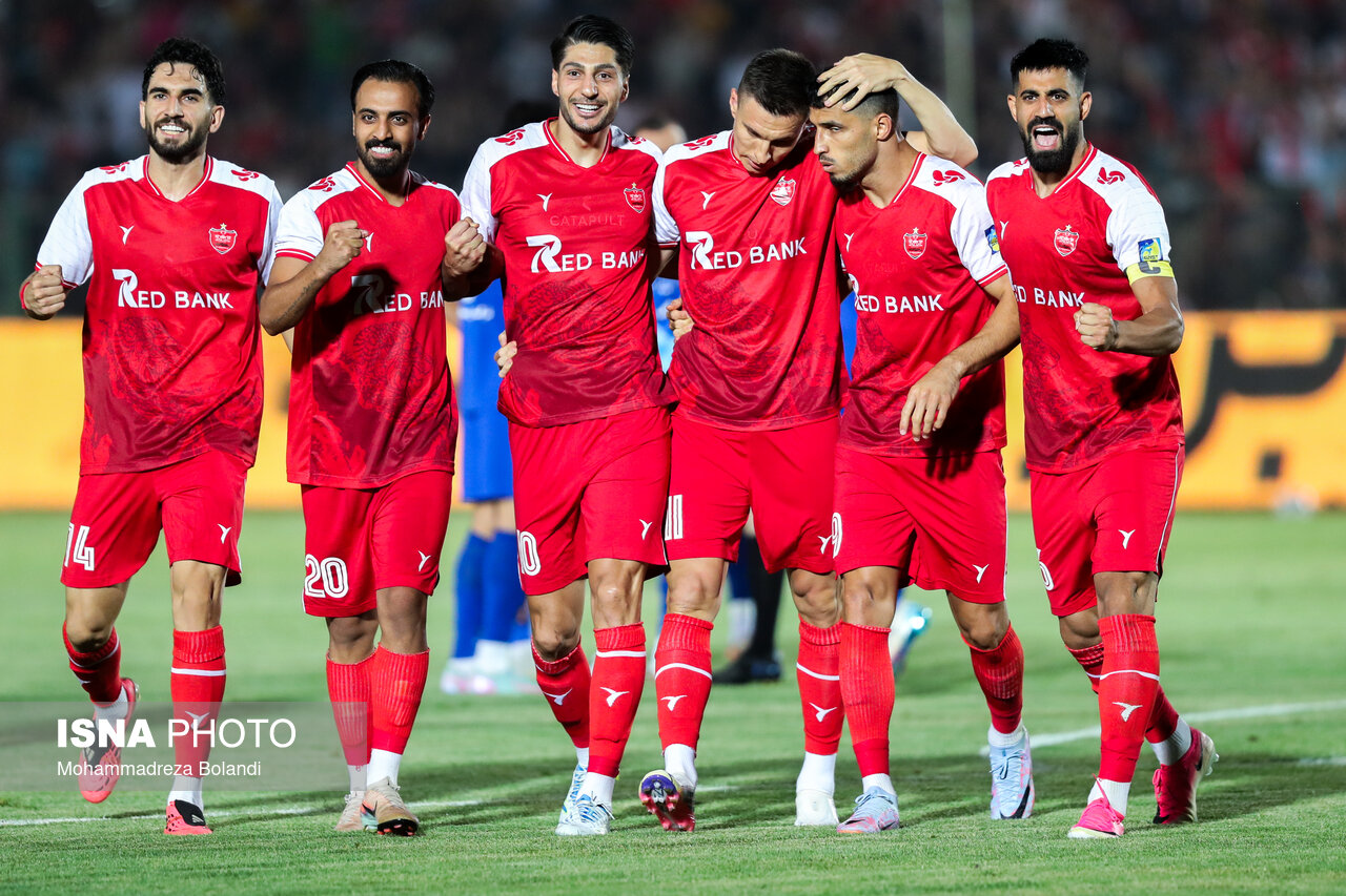 تصاویر: دیدار تیم‌های پرسپولیس و استقلال خوزستان
