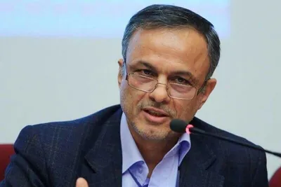 نماینده مخالف وزیر پشنهادی صنعت: لیدر رزم حسینی ۶ بار زنگ زده تا در مخالفت با او صحبت نکنم / خانواده رزم حسینی در کانادا زندگی می‌کنند / او باید در مورد فروش یک شرکت سوری ورشکسته به شرکت ملی مس توضیح دهد / او به نمایندگان دروغ گفته