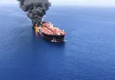 انگلیس: حادثه دریایی دیگر در بندری در نزدیکی سواحل امارات / یک فروند کشتی با یک پرتابه هدف قرار گرفت؛ این حمله موجب آتش سوزی در کشتی شد، اما آتش مهار شد