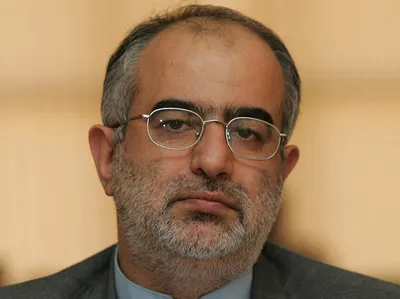 آشنا: برجام، قربانی زیاده‌خواهی دوسویه شد؛ دلواپسان عرب زبان و عبری زبان به آمریکایی‌ها می‌گفتند چرا زیاد دادید و کم گرفتید؛ دلواپسان فارسی زبان هم به ایرانی‌ها می‌گفتند چرا کم گرفتید و زیاد دادید / کتاب بولتون، عظمت تلاش سرداران سیاسی ایران را نشان می‌دهد