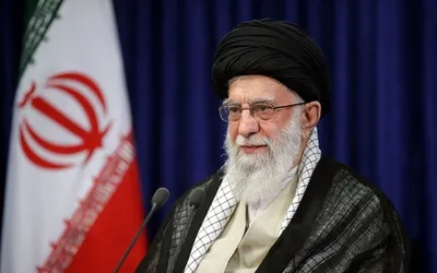 رهبر معظم انقلاب: بدانیم پشت لبخند‌های دیپلماسی، دشمنی‌ها و باطنی خبیث نهفته است/ چشم‌هایمان را باز کنیم، حواسمان باشد که با چه کسی مواجه‌ایم و معامله می‌کنیم