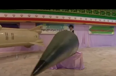 رونمایی موشک بالستیک «شهید حاج قاسم» و موشک کروز «شهید ابومهدی» / وزیر دفاع: برد موشک حاج قاسم ۱۴۰۰ کیلومتر و برد موشک ابومهدی ۱۰۰۰ کیلومتر است