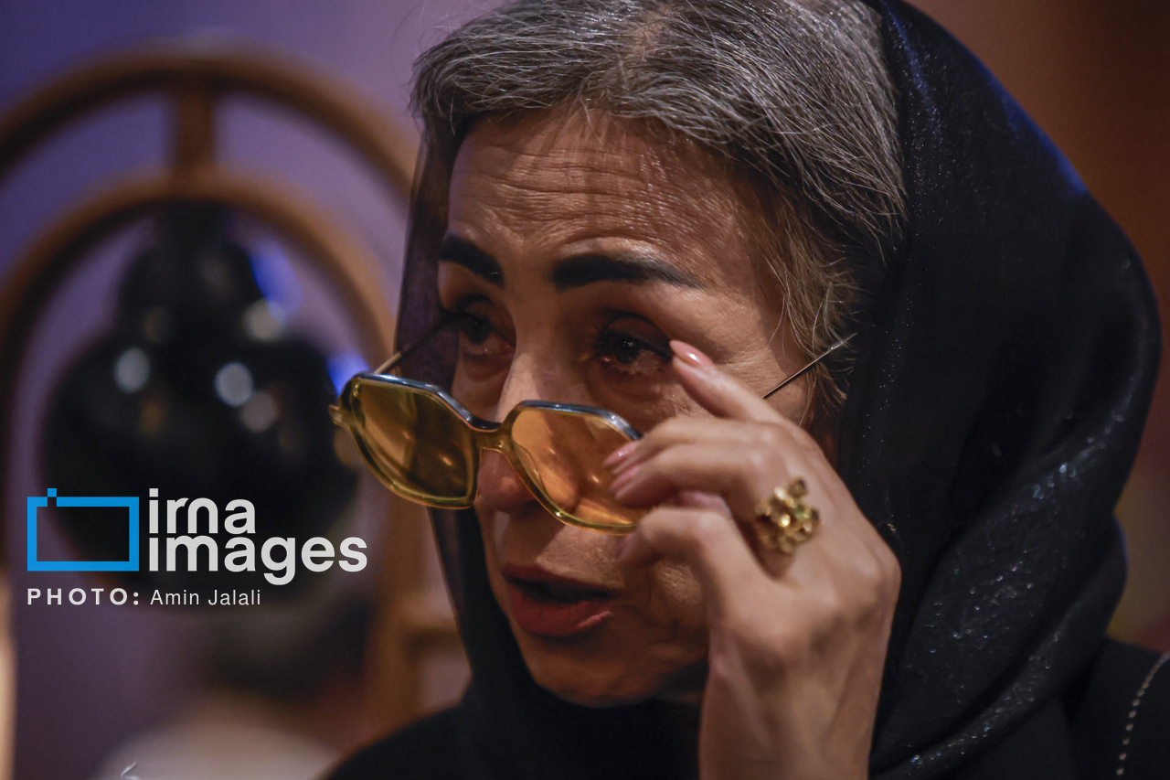 تصاویر: مراسم چهلمین روز درگذشت اکبر عبدی
