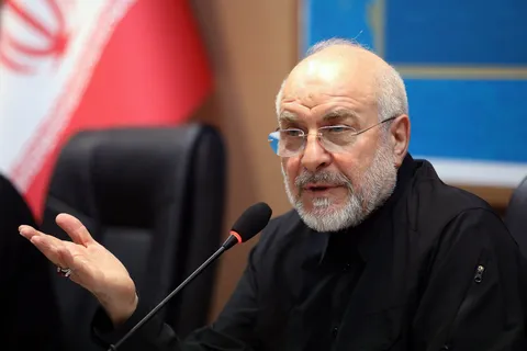 قالیباف: اگر محاصره را تشدید کنند، حتماً پاسخ نظامی می‌دهیم و همه ضرر خواهند کرد / گاهی انتقاد برخی فعالان رسانه‌‌ای در مورد فرماندهان نظامی را می‌شنوم و برای مظلومیت آن‌ها افسوس می‌خورم / در عرصه دیپلماسی پیشرفت‌های خوبی انجام شده / در برخی مقاطع، دشمن توفیق اندکی پیدا کرده و توانسته به فرض چند کشتی را عبور دهد، اما نکته اصلی این است که ما کنترل تنگه را به‌طور کامل در دست داریم